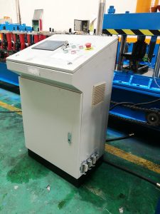 Monterey V1100 Karo Rulo Şekillendirme Makinesi 6 korkuluk makinesi kontrollü kabin