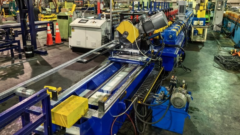 ¿Qué determina el costo de una máquina perfiladora? Su guía de inversión para 2025 (7) costo de la máquina perfiladora de rodillos