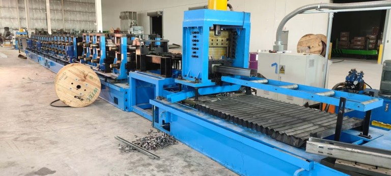 máquina de perfilagem de postes sigma